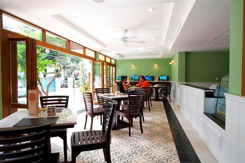 라 프티트 살릴 수쿰윗 8  호텔 방콕 레스토랑 사진